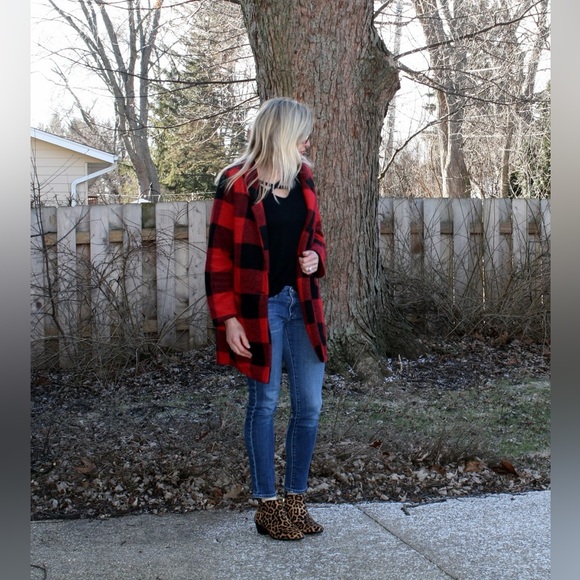 Worn once Red Buffalo Plaid Sherpa Jacket - Picture 7 of 7